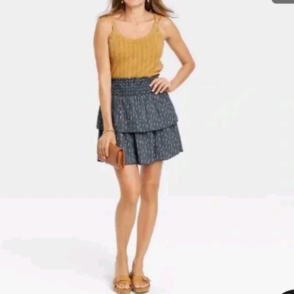 Universal Thread tiered skirt Size L NWT